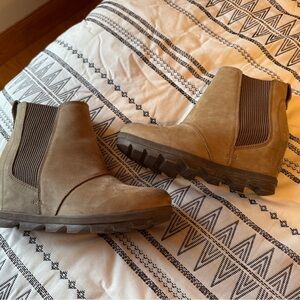 Sorel Women's Tan Heeled Boots